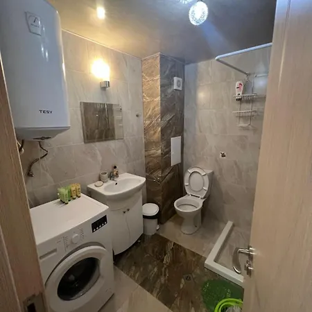 триo апарт بريمورسكو