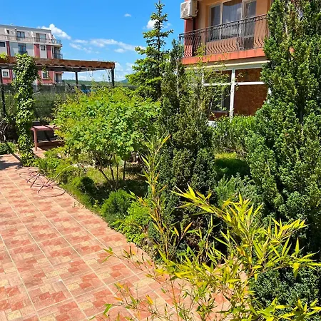 триo апарт Apartment Primorsko
